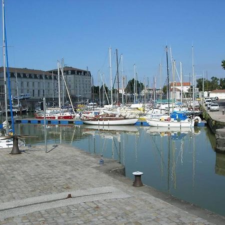 T2 meublé pour curistes, vacanciers et stagiaires Rochefort-sur-Mer Extérieur photo