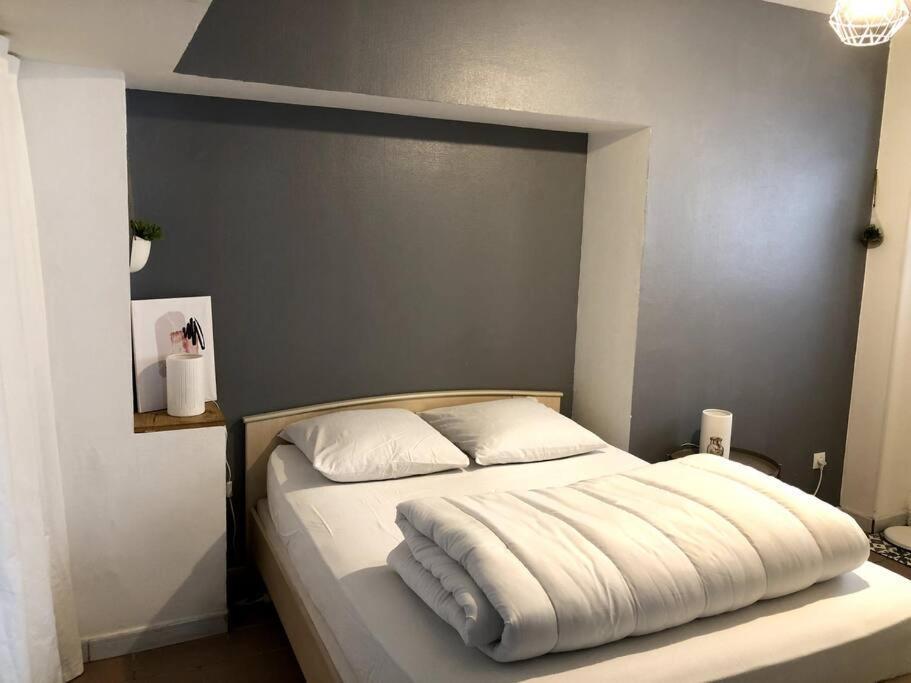 T2 meublé pour curistes, vacanciers et stagiaires Rochefort-sur-Mer Extérieur photo