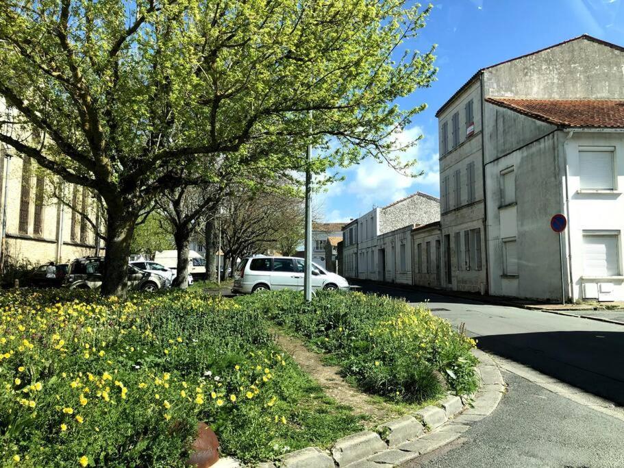 T2 meublé pour curistes, vacanciers et stagiaires Rochefort-sur-Mer Extérieur photo