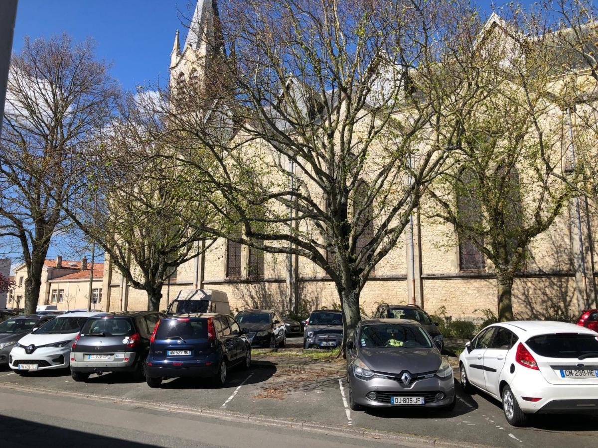 T2 meublé pour curistes, vacanciers et stagiaires Rochefort-sur-Mer Extérieur photo